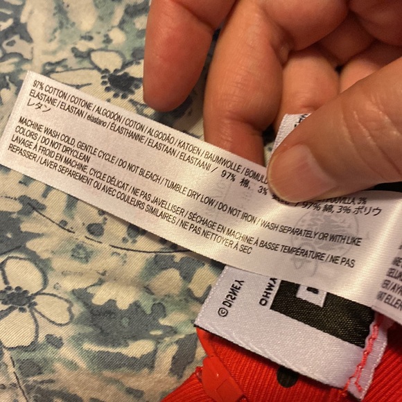 Oh My Disney XL mini skirt red with black dot and Mickey head pattern - Picture 5 of 7